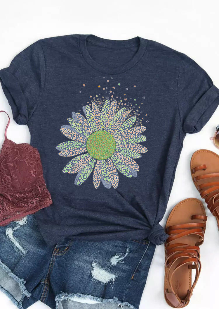 

T-shirts Tees Daisy Heart T-Shirt Tee in Deep Blue. Size