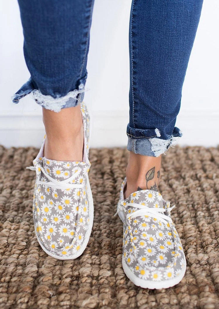 

Sneakers Daisy Slip On Round Toe Flat Sneakers in Gray. Size: ,38,39,40,41