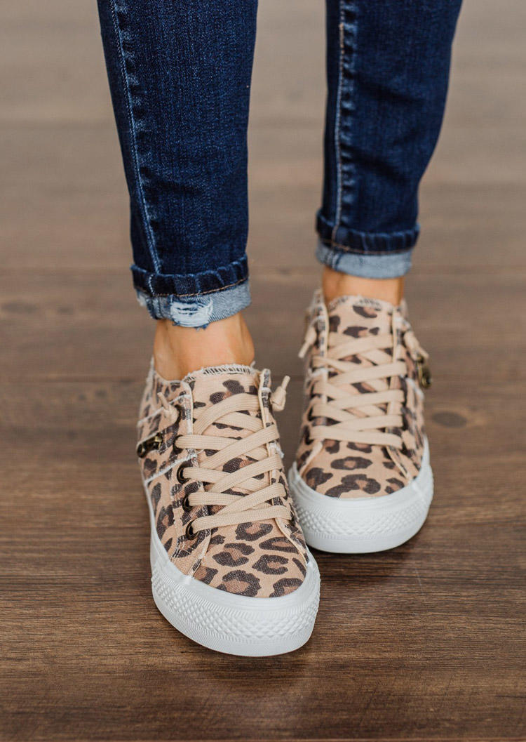 

Sneakers Leopard Lace Up Round Toe Flat Sneakers in Leopard. Size: ,38,39,40,41