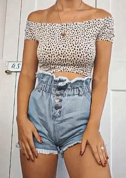 

Crop Tops Leopard Tie Off Shoulder Crop Top in White. Size: ,M,L,XL