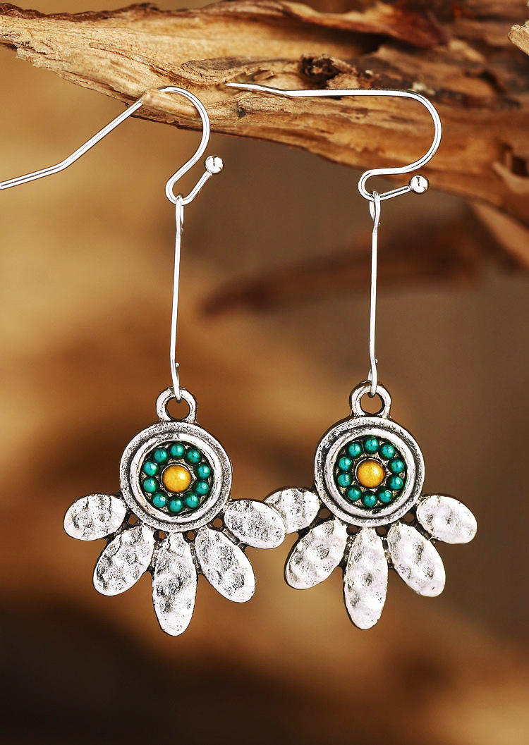 

Earrings Vintage Floral Beading Alloy Earrings in Silver. Size