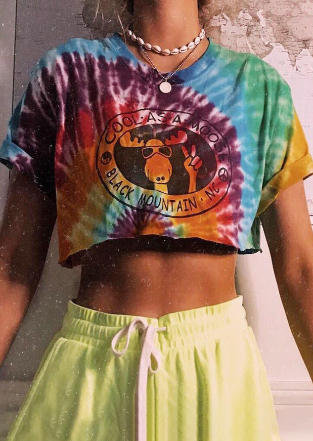 

Crop Tops Tie Dye Reindeer Crop Top in Multicolor. Size: ,M,L,XL