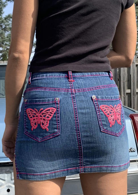 

Skirts Butterfly Embroidery Pocket Button Zipper Denim Skirt in Blue. Size: ,L