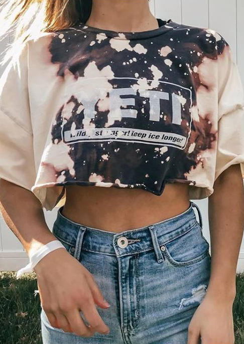 

Crop Tops Tie Dye Letter Graphic O-Neck Crop Top in Beige. Size: ,M,L,XL