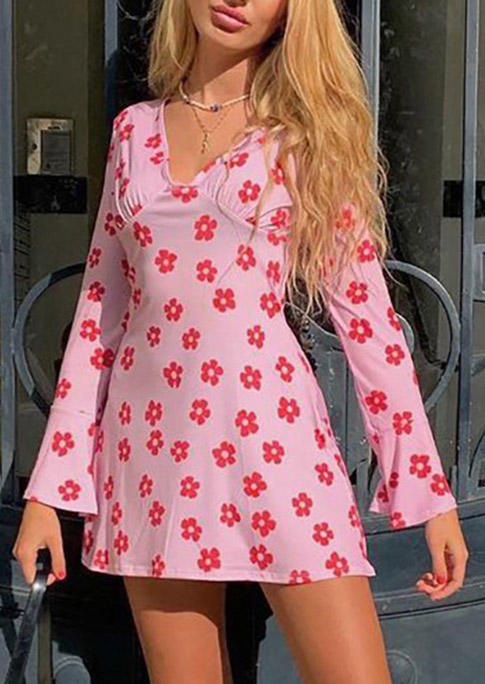 

Mini Dresses Floral Ruffled Flare Sleeve Mini Dress in Pink. Size: ,M,L