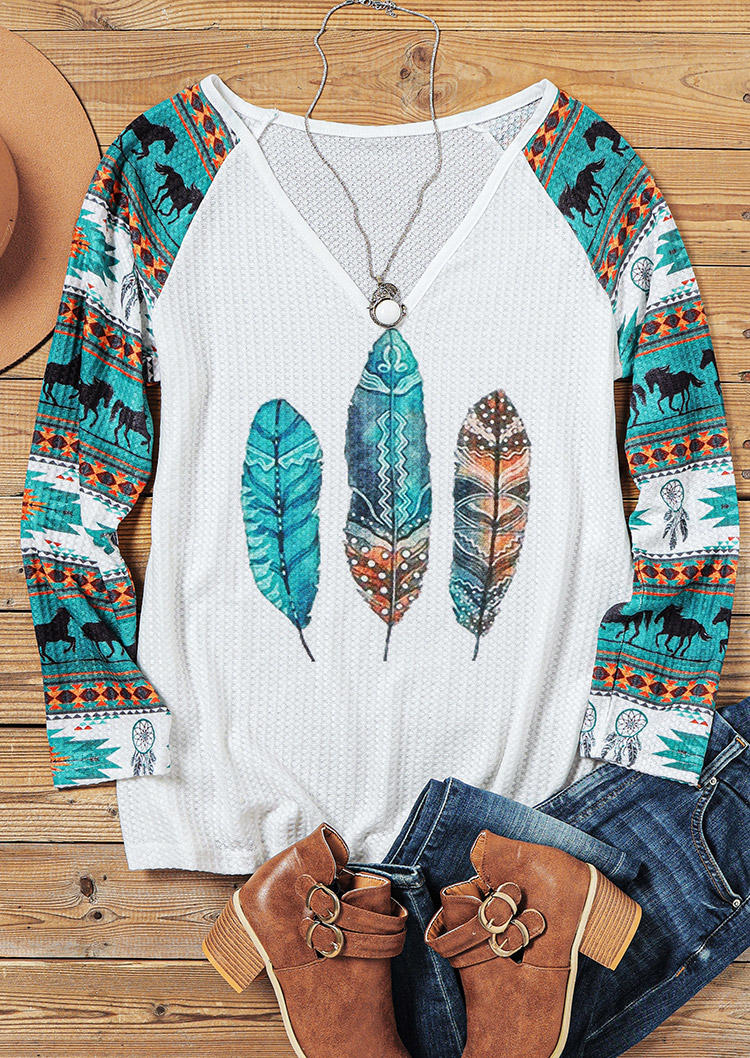 Blouses Western Aztec Geometric Feather Horse Blouse in White. Size: S,M