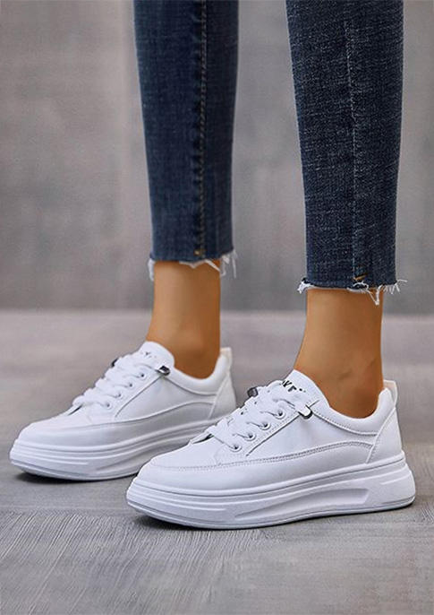 

Sneakers Lace Up Round Toe Flat Sneakers in White. Size: ,37,38,39,40