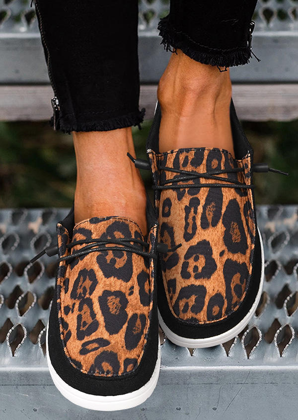 

Sneakers Leopard Lace Up Flat Sneakers in Leopard. Size