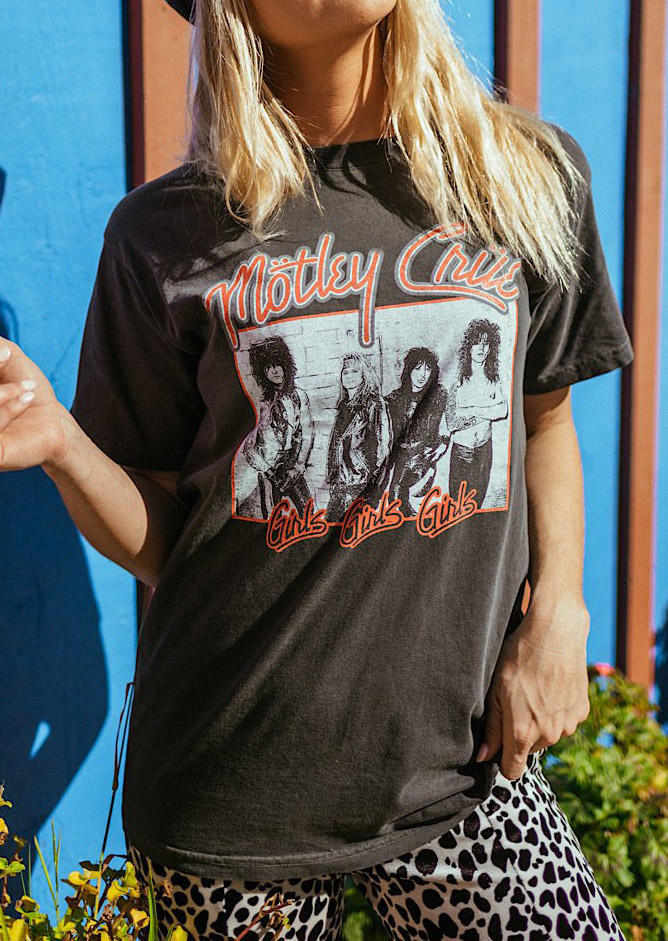 

T-shirts Tees Girls O-Neck Short Sleeve T-Shirt Tee in Black. Size