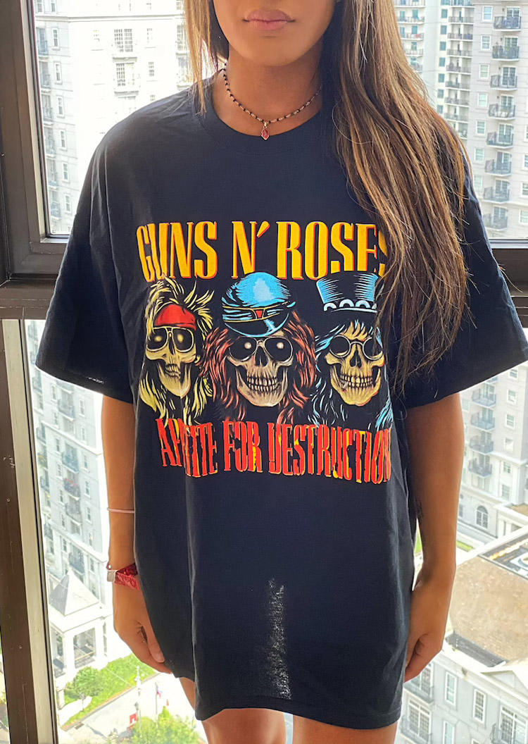 

T-shirts Tees Guns N' Roses Skull T-Shirt Tee in Black. Size: ,M,L,XL