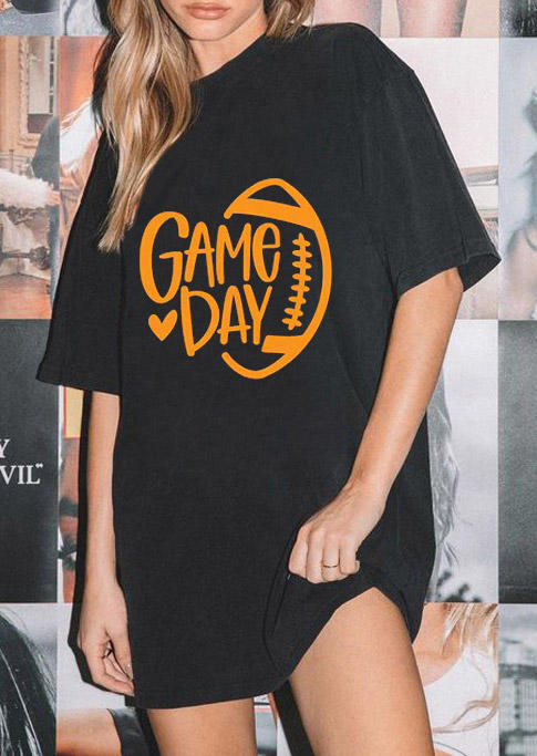 

T-shirts Tees Game Day Football O-Neck T-Shirt Tee in Black. Size: ,M,XL