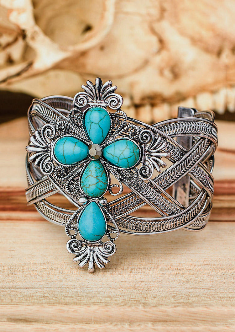 

Bracelet Turquoise Criss-Cross Hollow Out Bracelet in Silver. Size