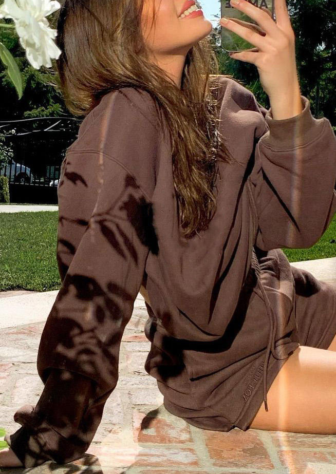 

Two-Piece Sets Pullover Sweatshirt And Drawstring Shorts Two-Piece Set in Coffee. Size: ,M,L,XL