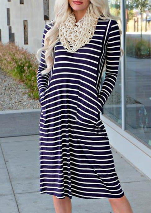 

Midi Dresses Striped Pocket O-Neck Long Sleeve Midi Dress in Stripe. Size: ,M,L,XL