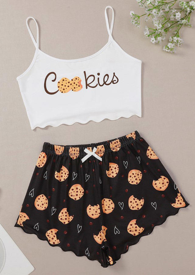 

Sleepwear Cookies Camisole And Shorts Pajamas Set in Multicolor. Size