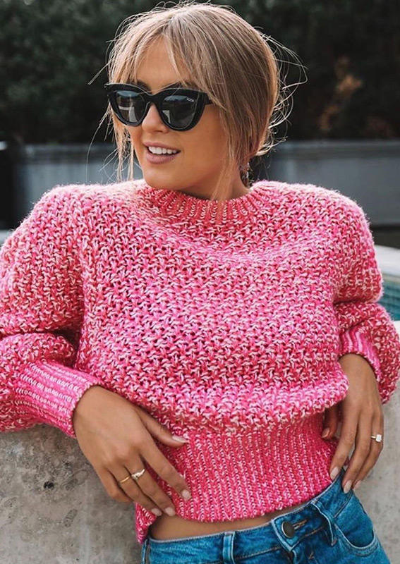 

Sweaters Lantern Sleeve O-Neck Sweater in Rose Red. Size: ,M,L