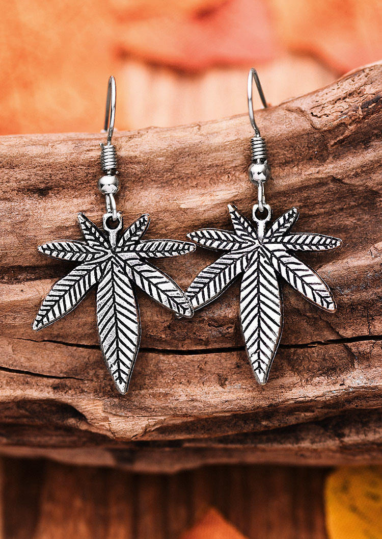 

Earrings Vintage Maple Leaf Alloy Earrings in Silver. Size