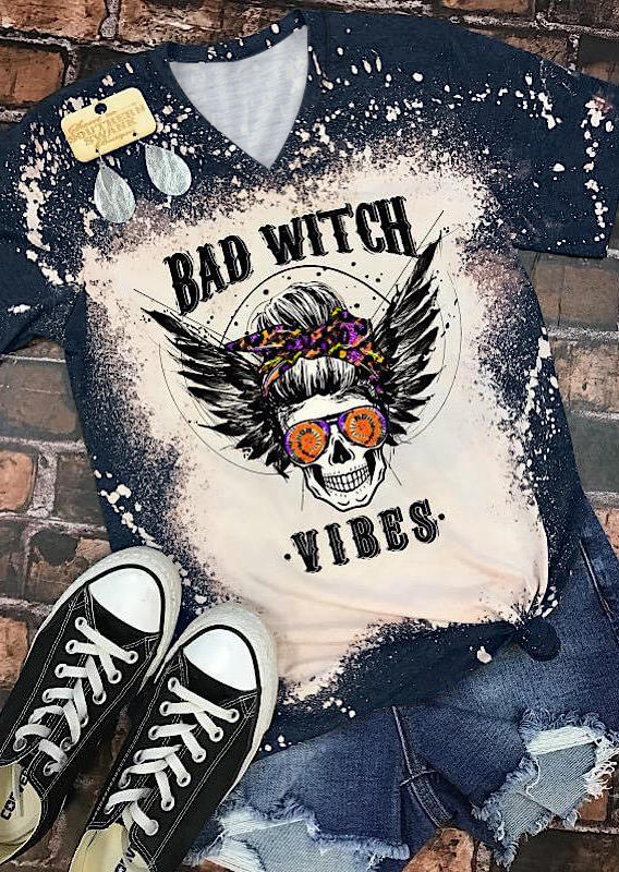 T-shirts Tees Bad Witch Vibes Bleached Skull T-Shirt Tee in Gray. Size: L,M