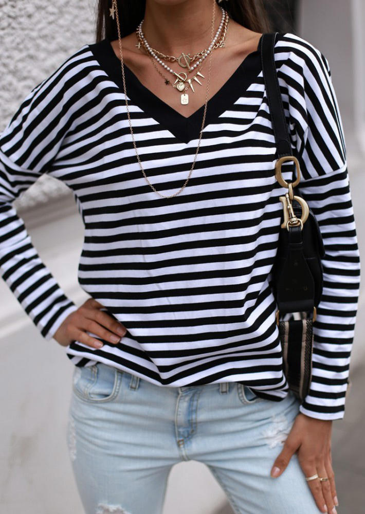 

Blouses Striped Open Back V-Neck Blouse in Stripe. Size