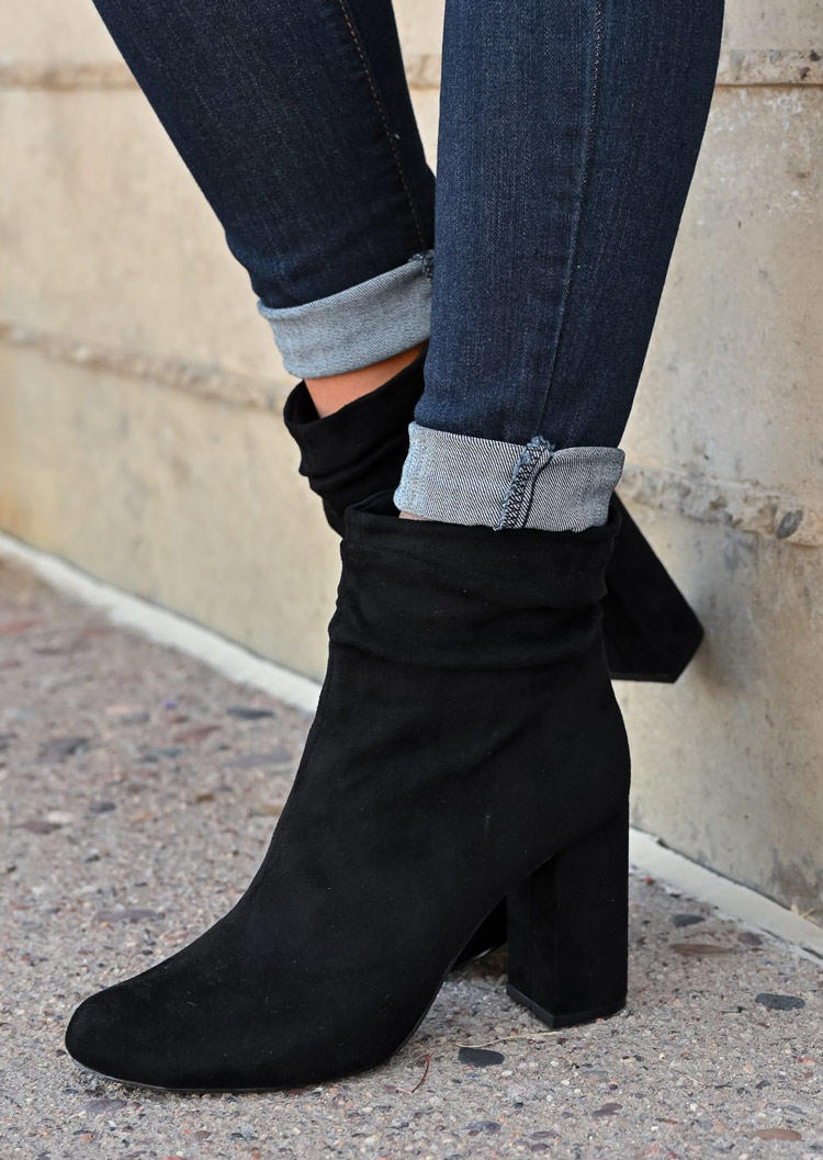 

Boots Zipper High-Heeled Round Toe Ankle Boots in Black. Size