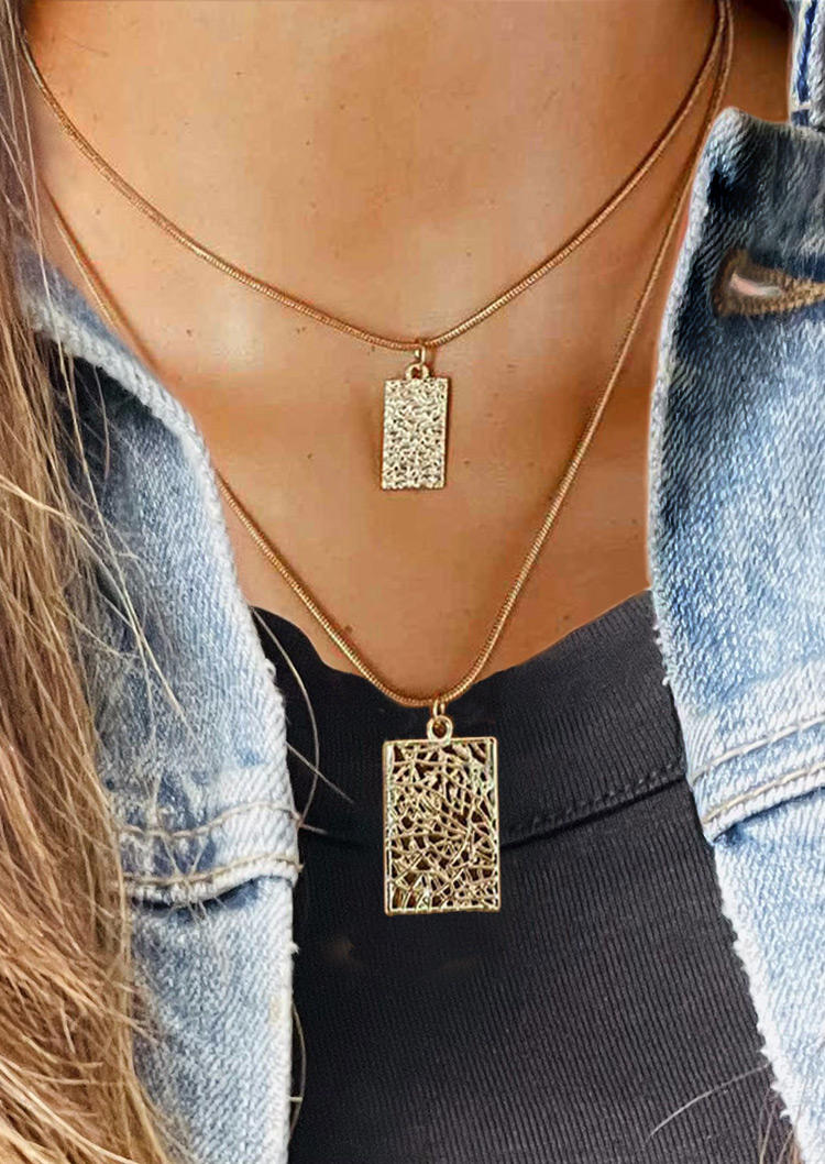 

Necklaces Vintage Dual-Layered Square Pendant Necklace in Gold. Size