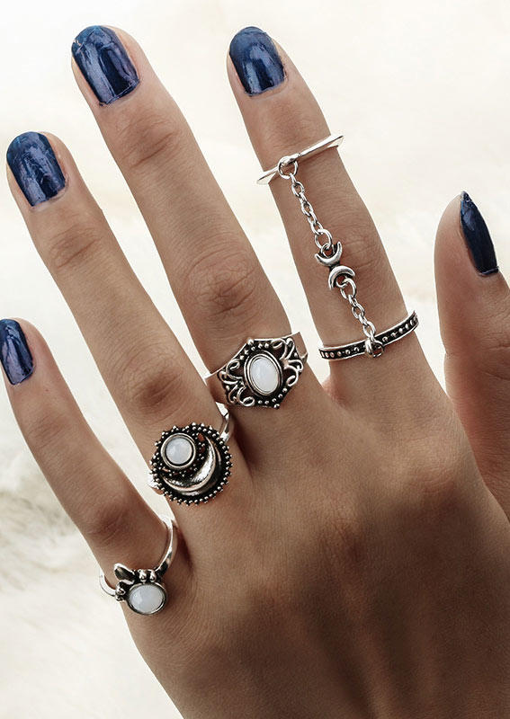 

Rings 5Pcs Vintage Moon Alloy Ring Set in Silver. Size