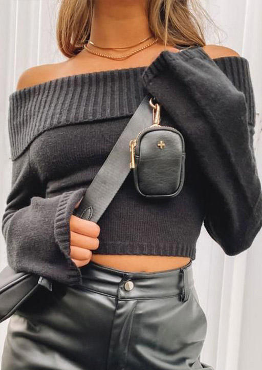 

Sweaters Off Shoulder Casual Sweater in Black. Size: ,M,L,XL