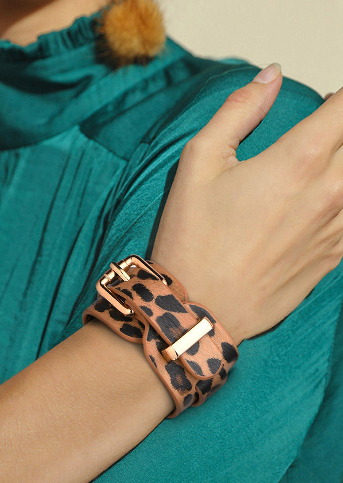 

Bracelet Leopard Buckle Wide Leather Bracelet in Leopard. Size