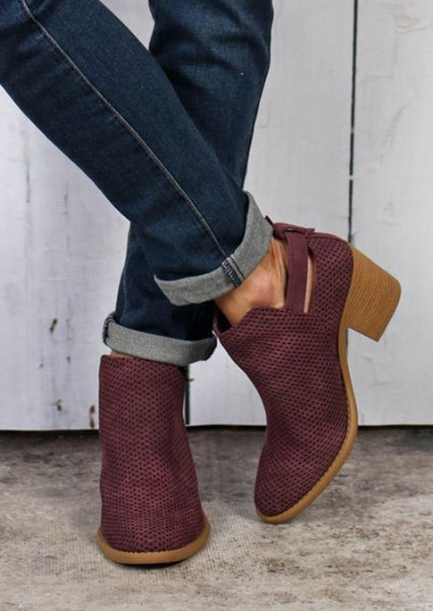 

Boots Perforated Buckle Strap Ankle Boots in Burgundy. Size: ,38,39,40,41