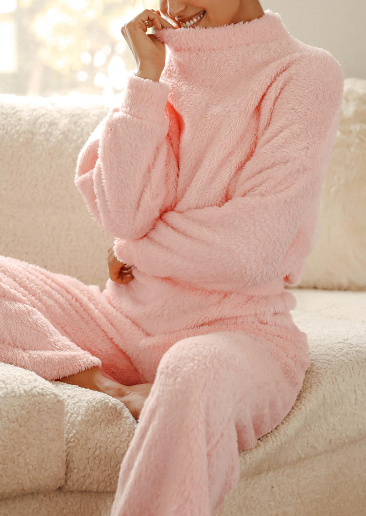 

Sleepwear Fuzzy Long Sleeve Crop Top And Pants Pajamas Set in Pink. Size: ,M,L,XL