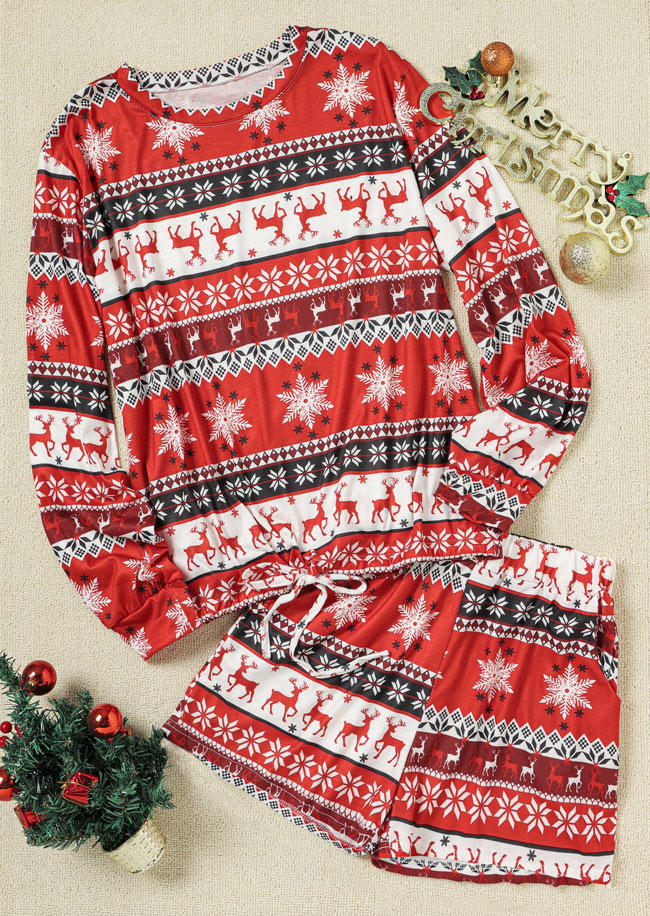 

Sleepwear Christmas Snowflake Blouse And Pocket Shorts Pajamas Set in Red. Size: ,M,L,XL