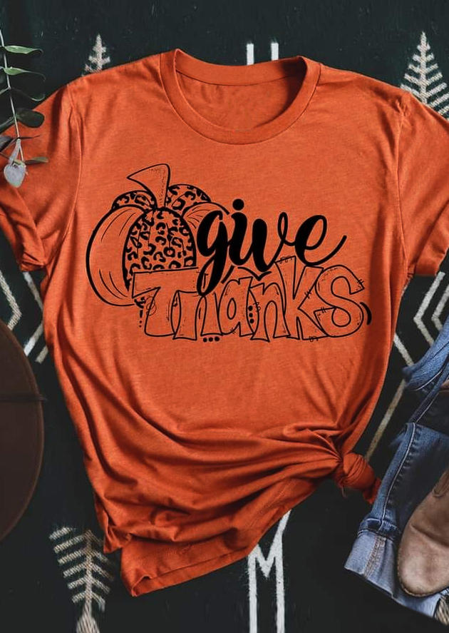 

T-shirts Tees Give Thanks Leopard Pumpkin T-Shirt Tee in Orange. Size: L,M