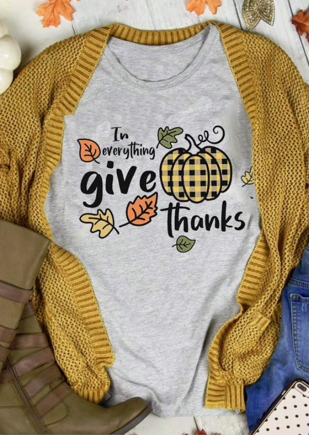 

T-shirts Tees In Everything Give Thanks Plaid Pumpkin Leaf T-Shirt Tee in Gray. Size: ,M,L,XL