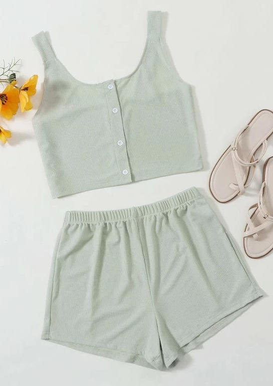 

Sleepwear Button Crop Tank And Shorts Pajamas Set in Light Green. Size: ,M,L