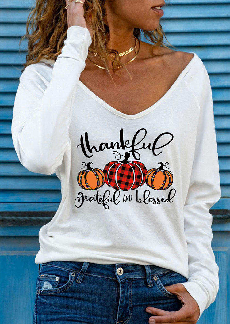 T-shirts Tees Thankful Grateful And Blessed Buffalo Plaid Pumpkin T-Shirt Tee in White. Size: L,S