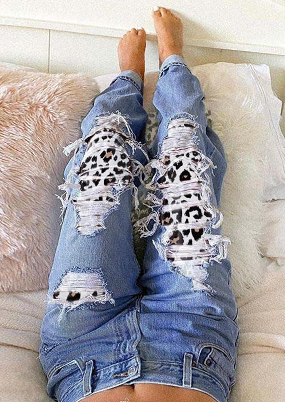 

Pants Leopard Ripped Hole Patch Distressed Denim Jeans in Blue. Size: ,M,L,XL