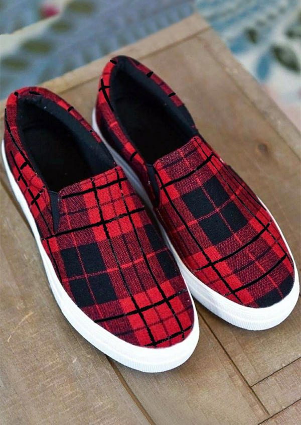 

Sneakers Christmas Buffalo Plaid Round Toe Flat Sneakers in Red. Size: ,38,39,40,41