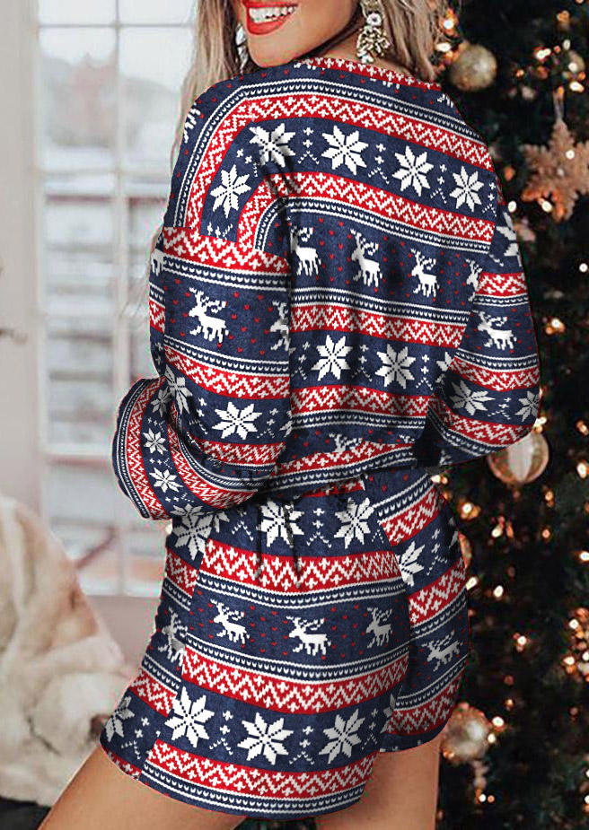 

Sleepwear Christmas Reindeer Snowflake Crop Top And Shorts Pajamas Set in Blue. Size: ,M,L,XL