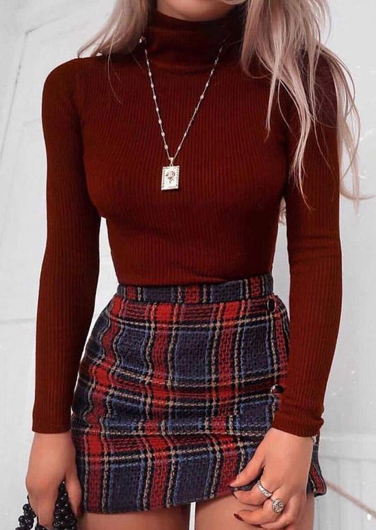 

Blouses Knitted Turtleneck Long Sleeve Blouse in Red. Size: ,M,L,XL