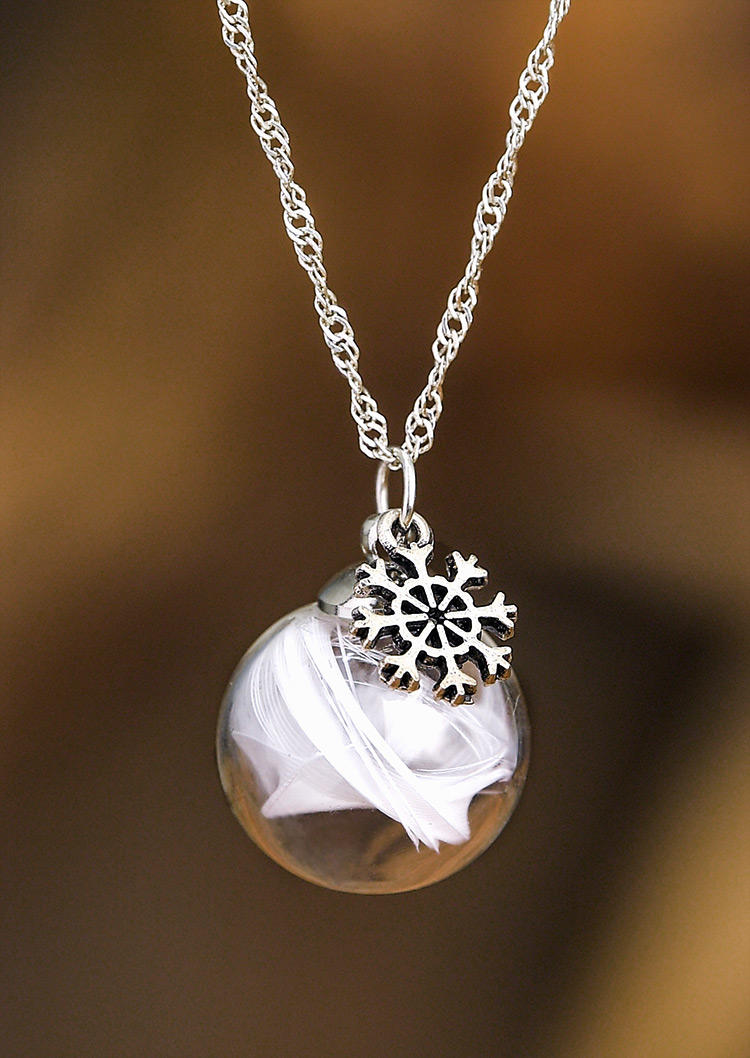 

Necklaces Christmas Snowflake Feather Pendant Necklace in Black,Red,White. Size