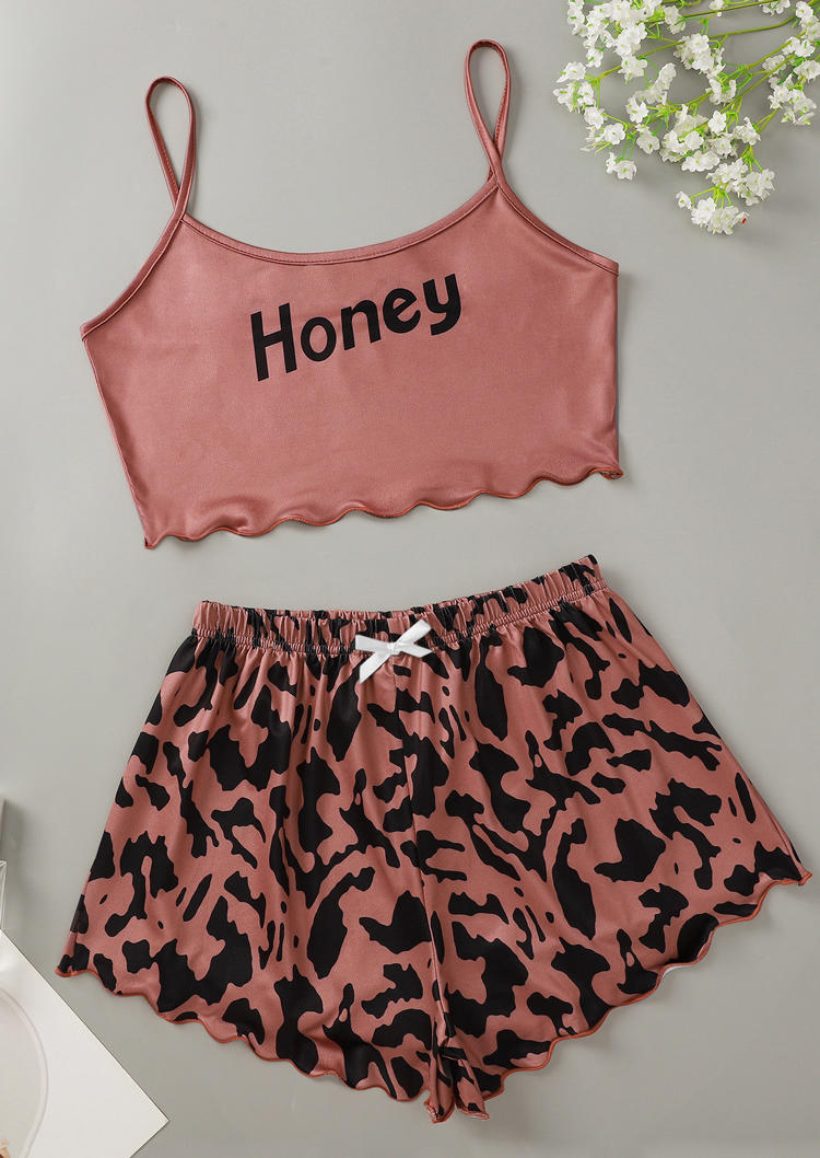 

Sleepwear Honey Crop Camisole And Leopard Shorts Pajamas Set in Cameo Brown. Size: ,XL