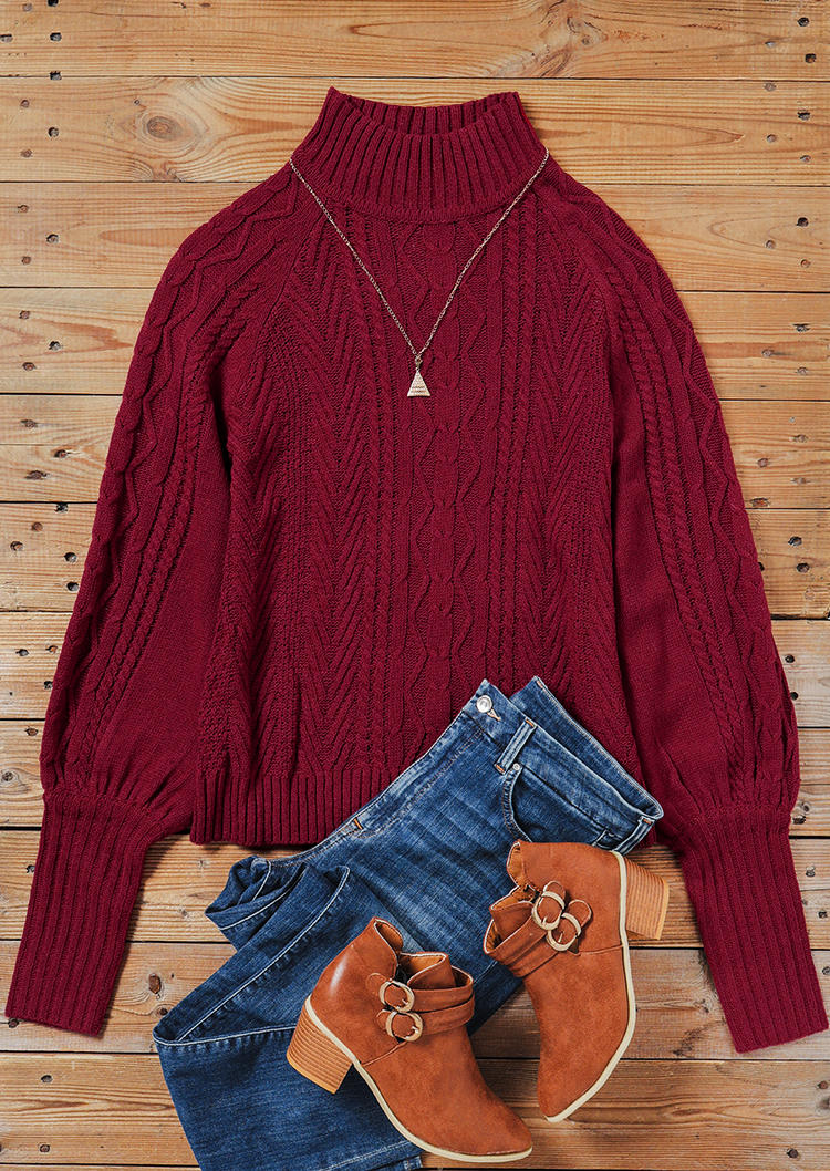 Sweaters Turtleneck Knitted Long Sleeve Sweater in Burgundy. Size: M