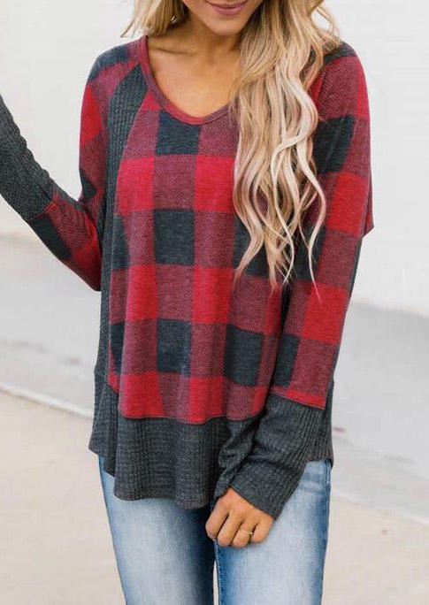 Blouses Plaid Long Sleeve Pullover Blouse in Red. Size: S