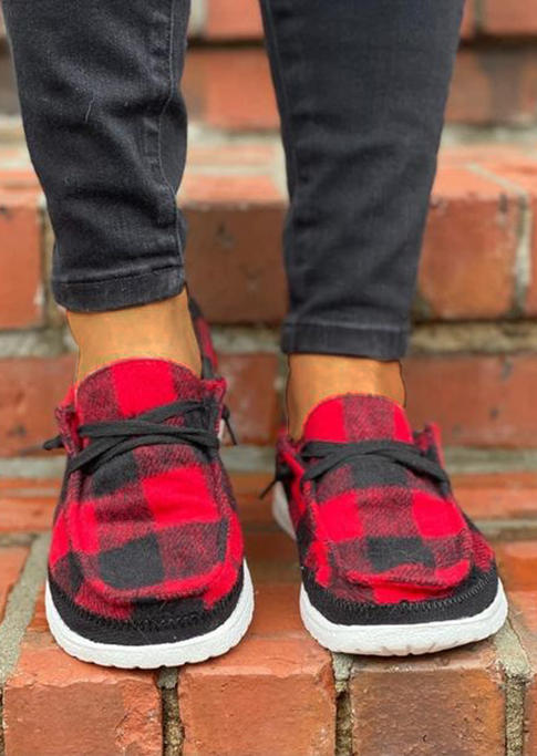 Sneakers Buffalo Plaid Flat Sneakers in Red. Size: 37,38,40,41