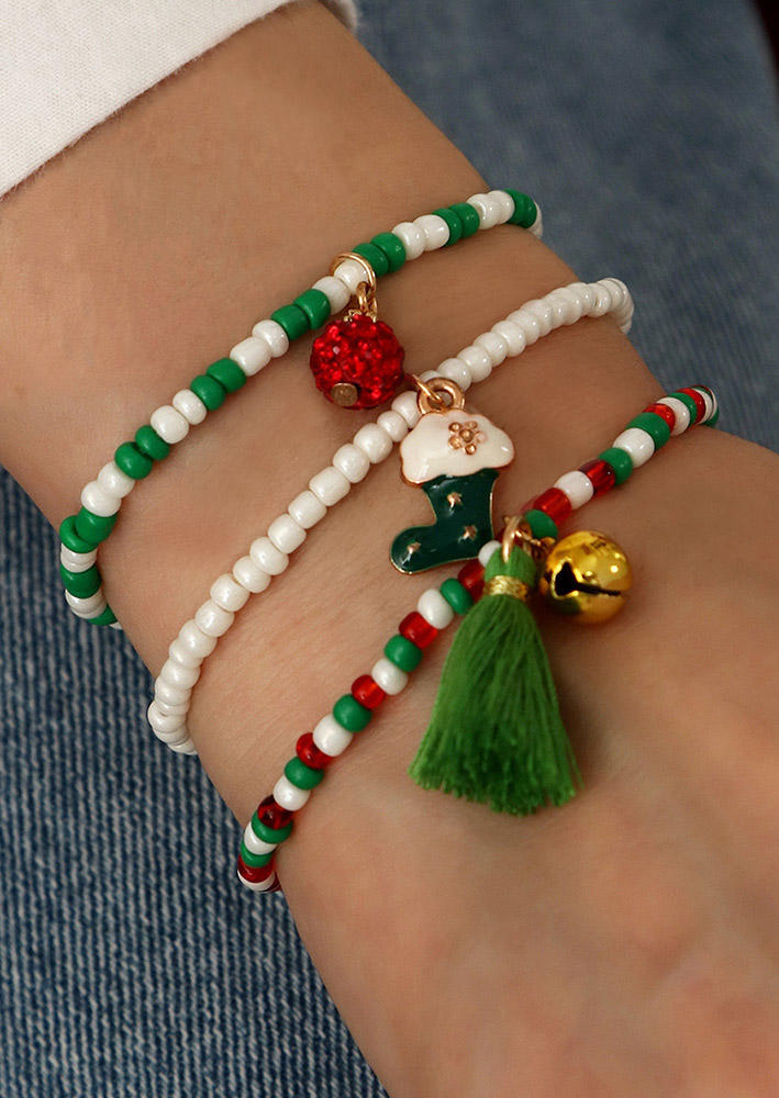 

Bracelet 3Pcs Christmas Jingle Bell Boots Tassel Beading Bracelet Set in Multicolor. Size