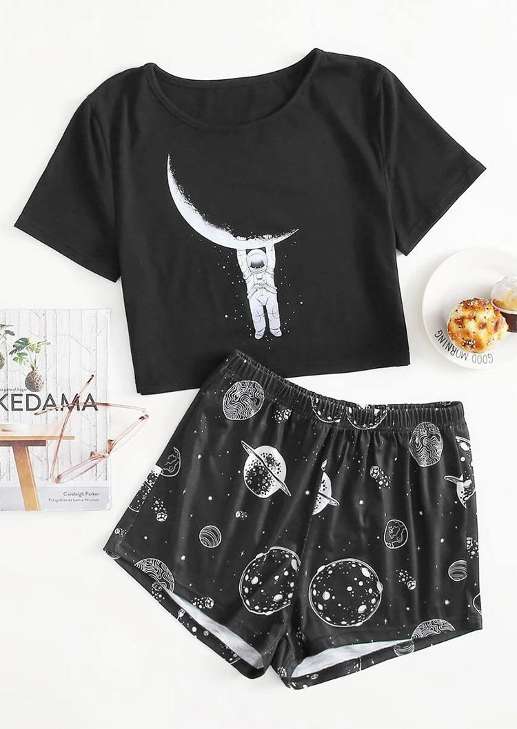 

Sleepwear Moon T-Shirt Tee And Shorts Pajamas Set in Black. Size: ,M,L,XL