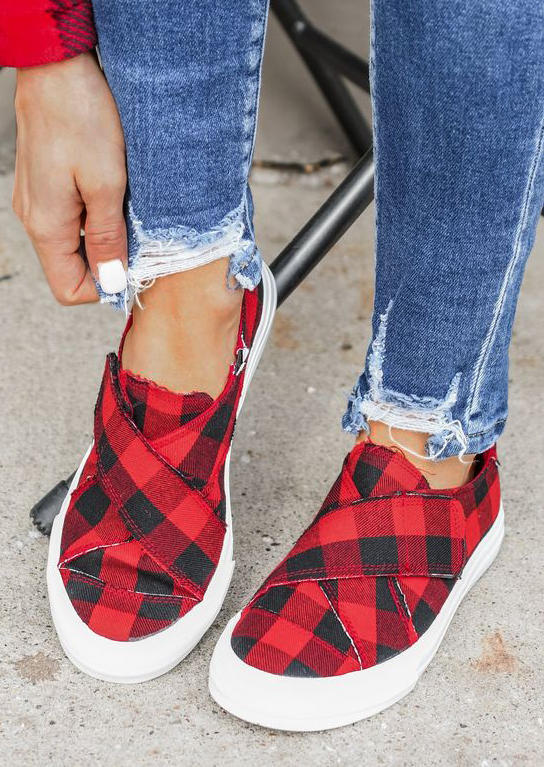 

Sneakers Christmas Buffalo Plaid Criss-Cross Sneakers in Red. Size: ,38,39,40,41