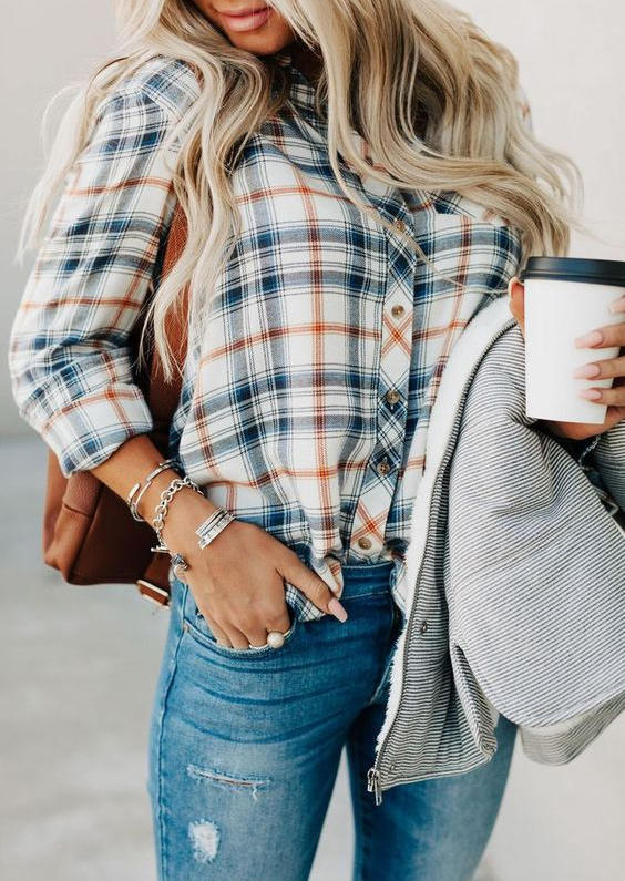 

Shirts Plaid Button Long Sleeve Shirt in Plaid. Size