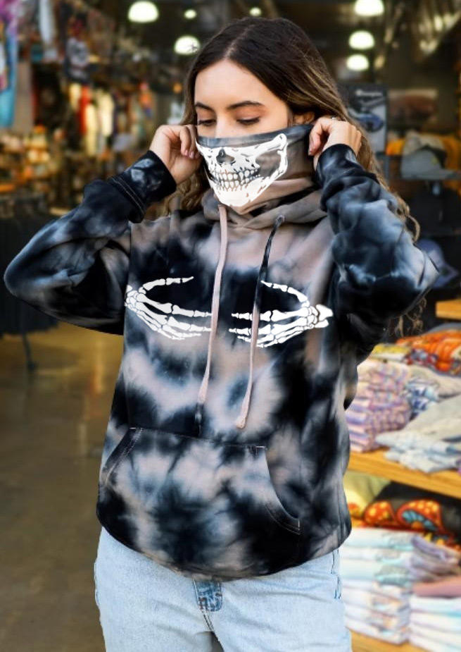 

Hoodies Tie Dye Skeleton Hand Kangaroo Pocket Hoodie in Multicolor. Size: ,M,L,XL