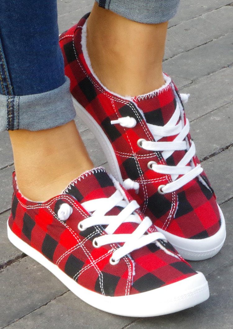 Sneakers Plaid Lace Up Round Toe Sneakers in Red. Size: 38,39
